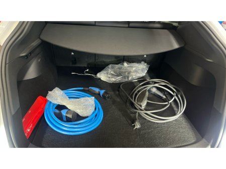 2024 Tesla Model S - thumbnail 8