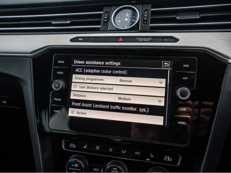 2019 Volkswagen Passat 2019 VW Passat Highline Auto/High spec/1yr warrant €25,888 thumbnail