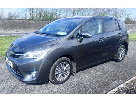 2015 Toyota Verso - thumbnail 2