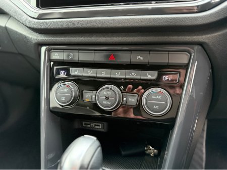 2020 Volkswagen T-Roc HIGHLINE PREMIUM SPORT - 2.0L DIESEL - AUTO - 12M WARRANTY - CAR: 1688 €21,950 thumbnail