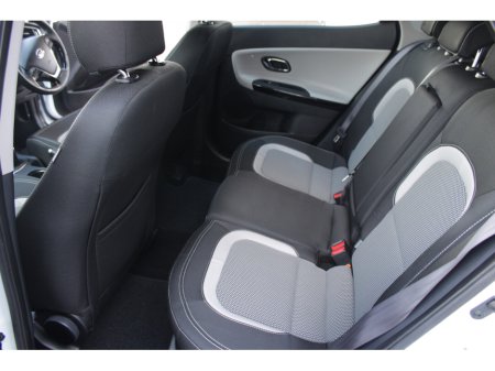 2016 Kia Ceed - thumbnail 18