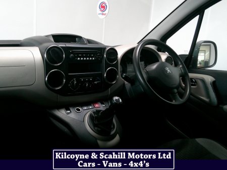 2013 Peugeot Partner - thumbnail 19