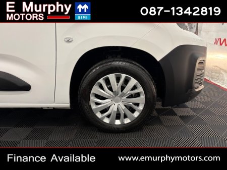 2022 Peugeot Partner - thumbnail 29