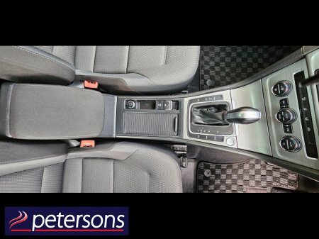 2017 Volkswagen Golf VOLKSWAGEN GOLF 1.2 PETROL AUTOMATIC - LOW MILEAGE €17,950 thumbnail