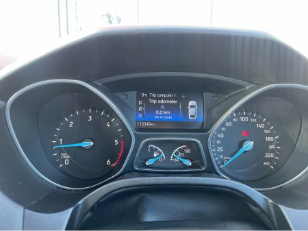 2017 Ford Focus - thumbnail 12