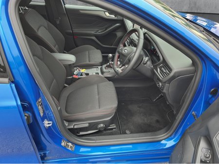 2023 Ford Focus - thumbnail 17