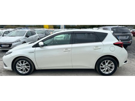 2017 Toyota Auris 1.8L Pertol Hybrid Low Mileage (5355) €16,295