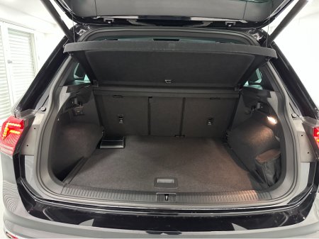 2019 Volkswagen Tiguan (191) TIGUAN R LINE 2.0TDI 4 MOTION DSG VW/AUDI SPECIALISTS WWW.DENISDARCYCARS.IE thumbnail