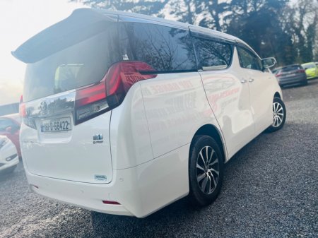 2016 Toyota Alphard  €39,999