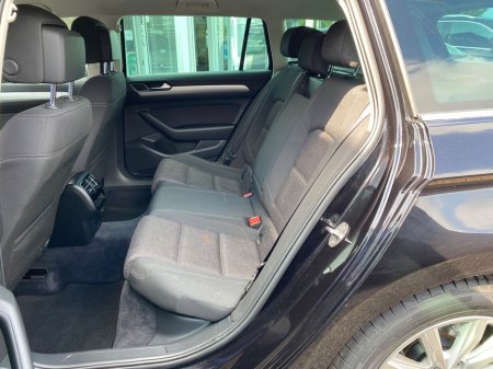 2018 Volkswagen Passat SE BUSINESS TDI BLUEMOTION TECHNOLOGY €15,950 thumbnail