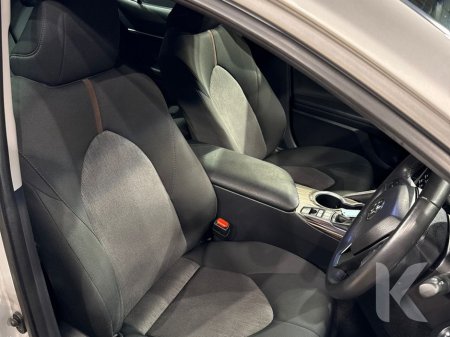 2020 Toyota Camry HYBRID - CRUISE CONTROL - REVERSE CAMERA - PUSH START/STOP BUTTON - TOYOTA SAFETY SENSE €25,950 thumbnail