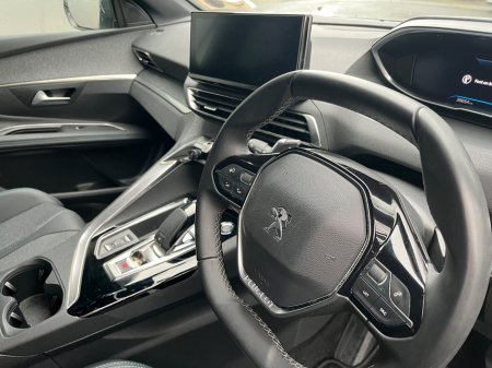 2023 Peugeot 3008 1.5 BlueHDi 130bhp Auto Allure €33,900 thumbnail