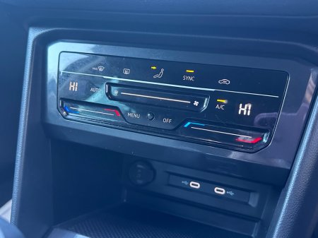 2023 Volkswagen Tiguan 2.0 TDI 122HP Life €34,895 thumbnail