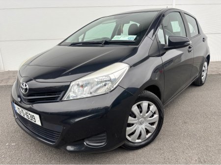 2012 Toyota Yaris - thumbnail 5