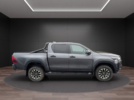 2022 Toyota Hilux  thumbnail