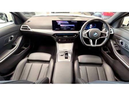 2025 BMW 3 Series - thumbnail 14