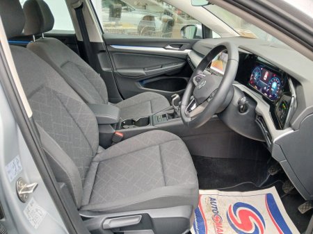 2024 Volkswagen Golf 1.0 TSI 110HP Life, FSH, Silver Met, 26km. €28,750 thumbnail