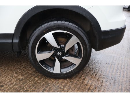 2017 Nissan Qashqai N-CONNECTA 360  Great Spec Exceptional Condition! €13,995 thumbnail