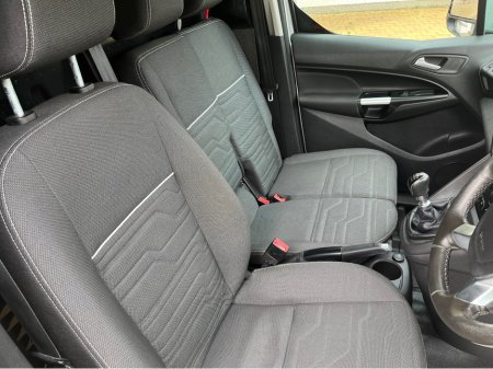 2017 Ford Transit Connect 240 LIMITED EDITION €10,950 thumbnail