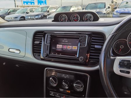 2017 Volkswagen Beetle 1.2TSI DESIGN **SUNROOF** - FINANCE AVAILABLE - CALL US TODAY ON 01 492 6566 OR 087-092 5525 €12,950 thumbnail