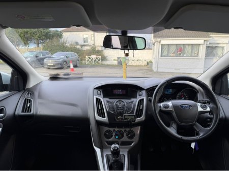 2011 Ford Focus - thumbnail 11