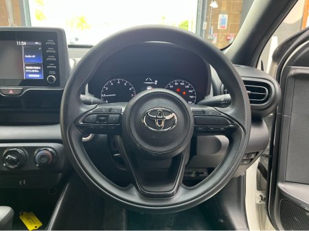 2021 Toyota Yaris - thumbnail 7