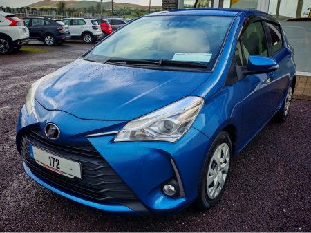 2017 Toyota Yaris - view 3