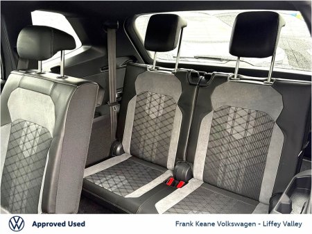 2023 Volkswagen Tiguan Allspace R-LINE AUTO 2.0 TDI 150HP *PLATINUM GREY* *7-SEATER* *SUNROOF* *CARPLAY & ANDROID AUTO* *REAR VIEW CAMERA* *PCP FINANCE AVAILABLE* €48,995 thumbnail