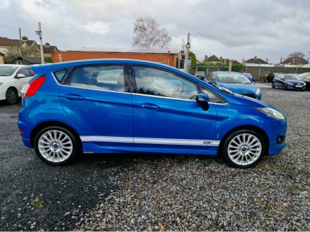 2016 Ford Fiesta 1.0l petrol Auto | High spec €11,450 thumbnail