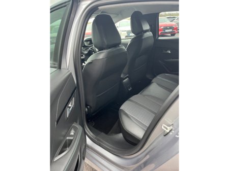 2023 Peugeot 208 - thumbnail 7