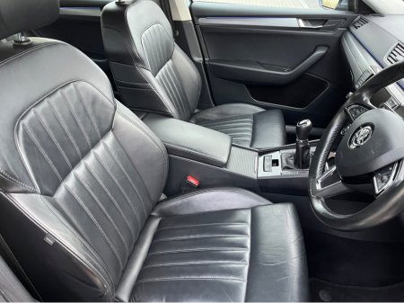 2016 Skoda Superb - thumbnail 25