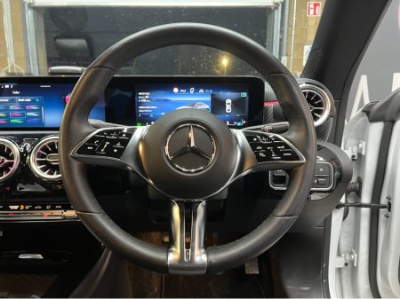 2024 Mercedes-Benz CLA Class 2024 MERCEDES-BENZ CLA200D 2.0 AUTOMATIC / CRUISE CONTROL / 360° PARKING CAMERA / ELECTRIC MEMORY & HEATED SEATS / PADDLE SHIFTERS / AMBIENT LIGHTS thumbnail