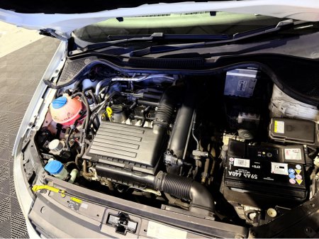 2017 Volkswagen Polo DBA-6RCJZ €13,499 thumbnail