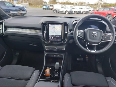 2025 Volvo EC40 MY26 SINGLE MOTOR EX-T RNG €51,950 thumbnail