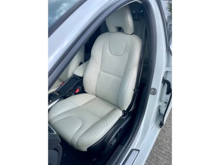 2018 Volvo V40 - thumbnail 20