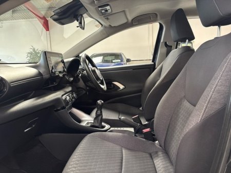 2022 Toyota Yaris - thumbnail 6