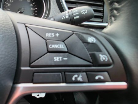 2018 Nissan Qashqai 1.2 SV CVT 18 4DR Auto €18,950 thumbnail