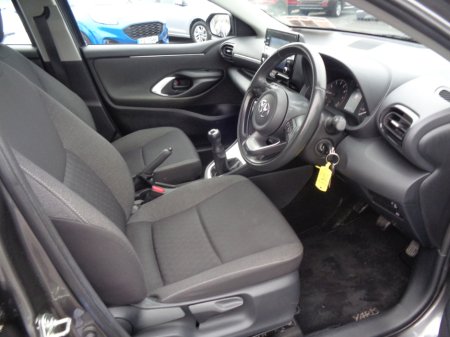 2022 Toyota Yaris - thumbnail 6