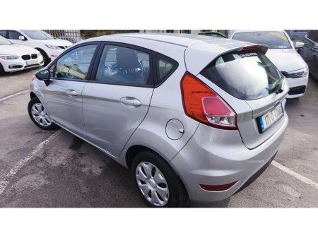 2017 Ford Fiesta - thumbnail 5