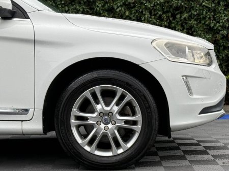 2017 Volvo XC60 D4 CLASSIC 2.0 D // OPENING PAN ROOF // LEATHER INTERIOR // DIGITAL CLUSTER €24,900 thumbnail