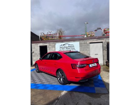 2017 Skoda Superb - thumbnail 4