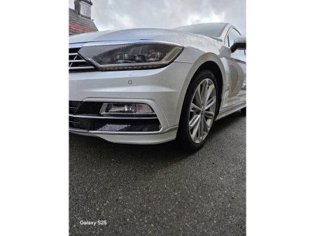 2017 Volkswagen Passat  €19,950 thumbnail