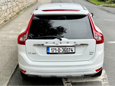 2017 Volvo XC60 - thumbnail 6