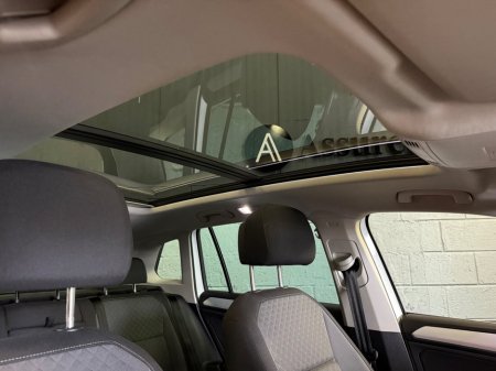 2017 Volkswagen Tiguan - thumbnail 26