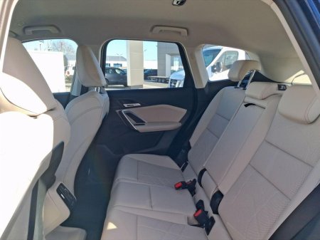 2025 BMW iX1 - thumbnail 11