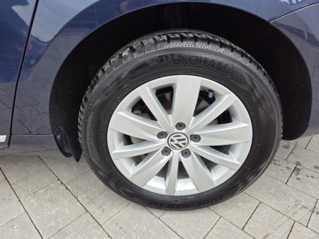 2011 Volkswagen Passat - thumbnail 14