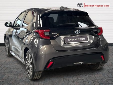 2023 Toyota Yaris - thumbnail 2