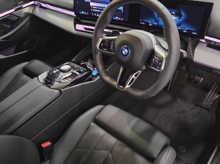 2025 BMW i5 - photo 6