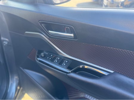 2018 Toyota C-HR - thumbnail 7