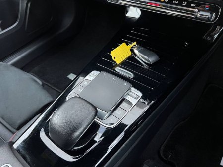 2019 Mercedes-Benz A Class A180 AMG-LINE PREMIUM PLUS 1.3 // VIRTUAL COCKPIT // AMG-LINE HEATED SPORT SEATS // 18" DIAMOND CUT ALLOYS €25,950 thumbnail